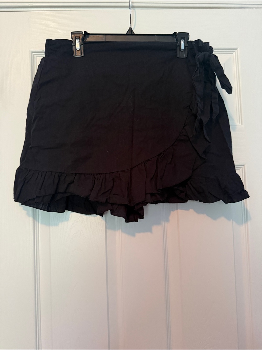 SHEIN Black Ruffle Wrap Skort with Tie